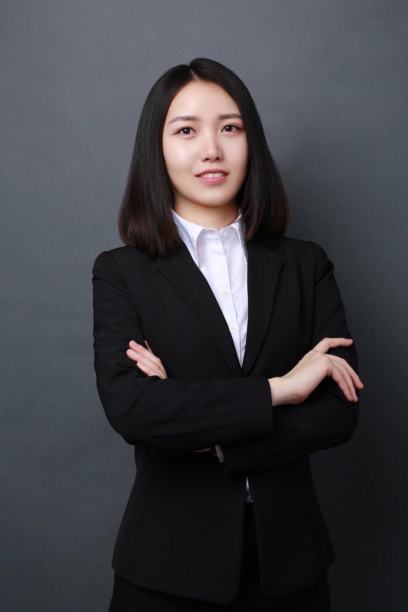 施雨佳.jpg