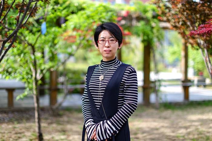 李燕_resized.jpg